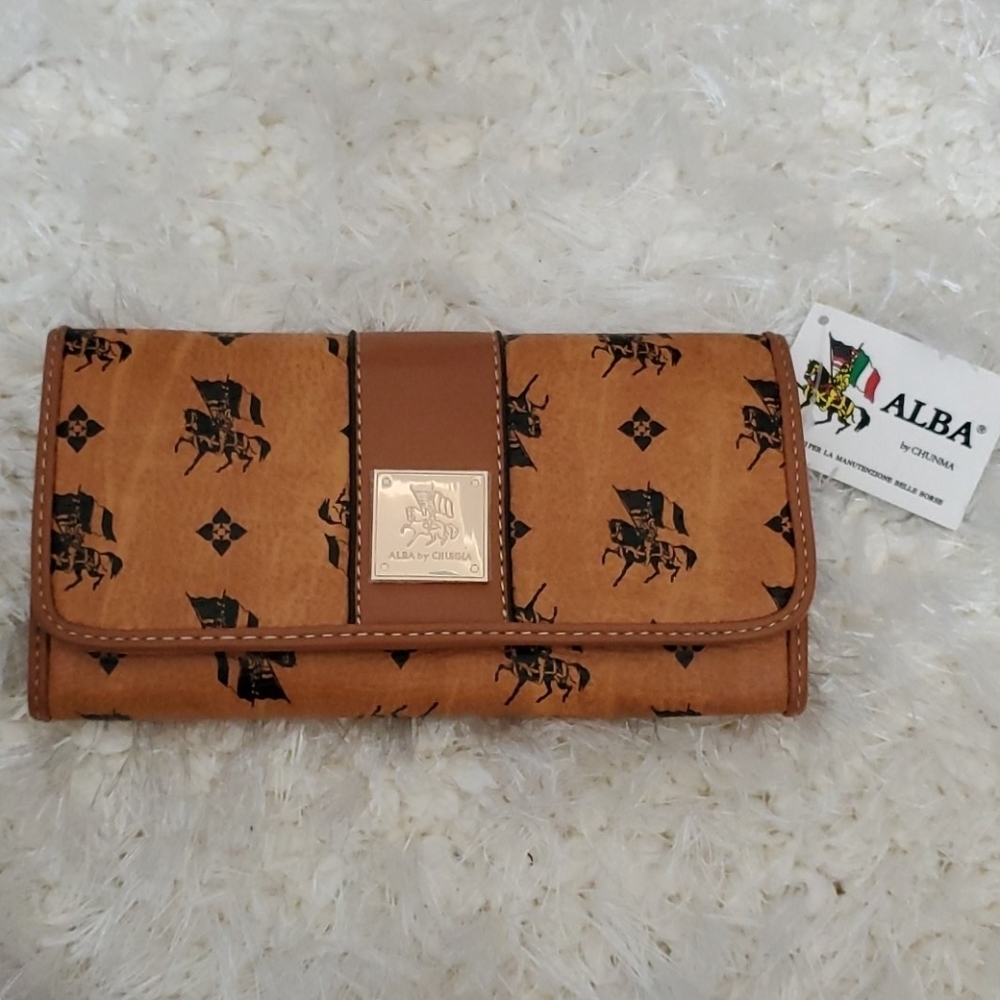 Tan horse wallet NWT HOST PICK 💛🖤
